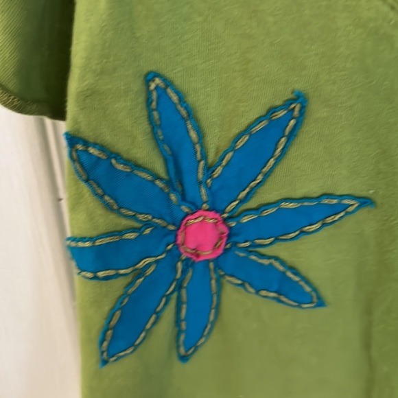 Extremely soft and fun short tee shirt - Picture 3 of 4